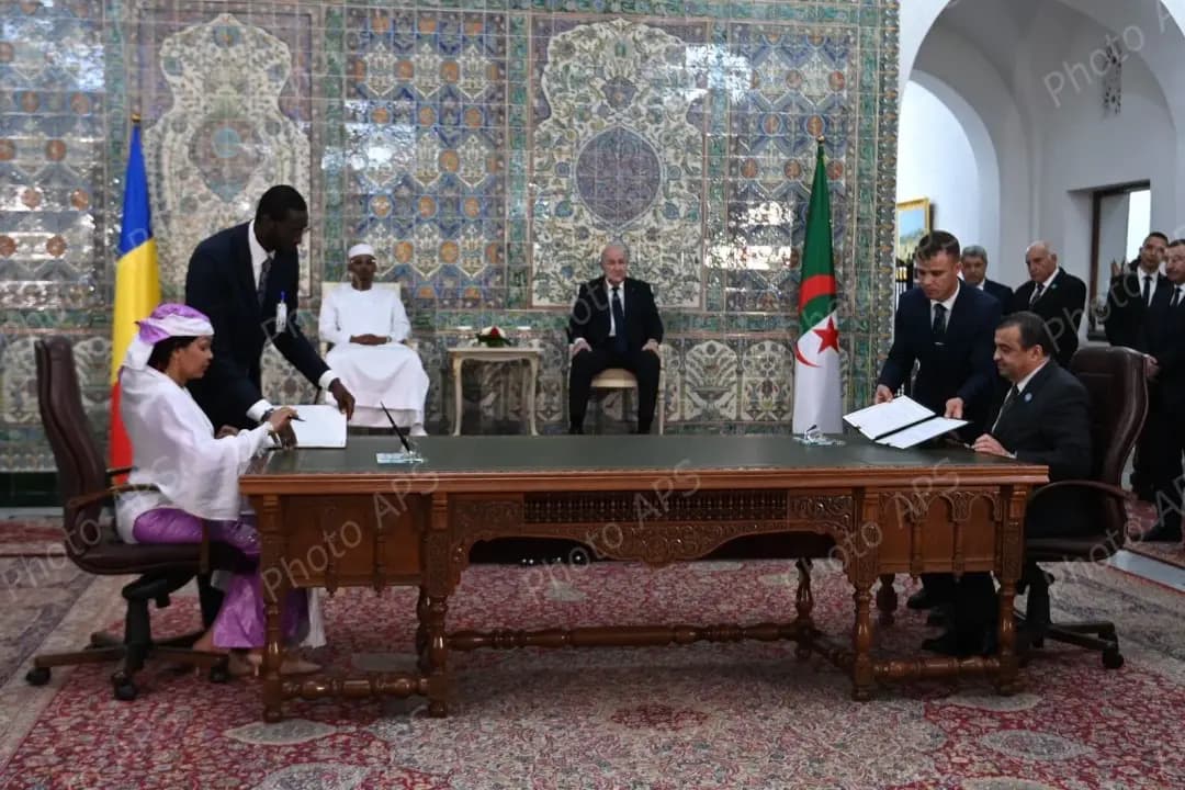 The President of the Republic, Abdelmadjid Tebboune, co-chaired on Wednesday evening, at the Presidency headquarters, with his Chadian counterpart, Mahamat Idriss Déby Itno, the signing ceremony of several agreements and memoranda of understanding covering various fields of cooperation between the two countries.