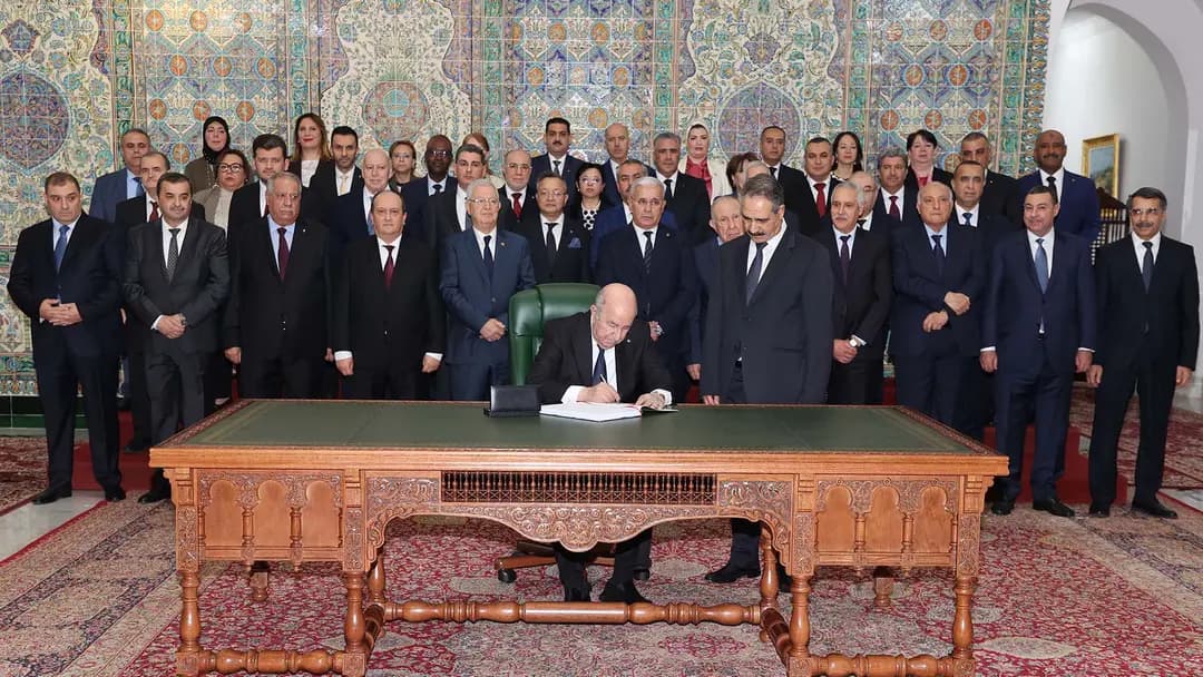 The President of the Republic, Abdelmadjid Tebboune, signed the 2026 Finance Act this Sunday, shortly before the Council of Ministers meeting.