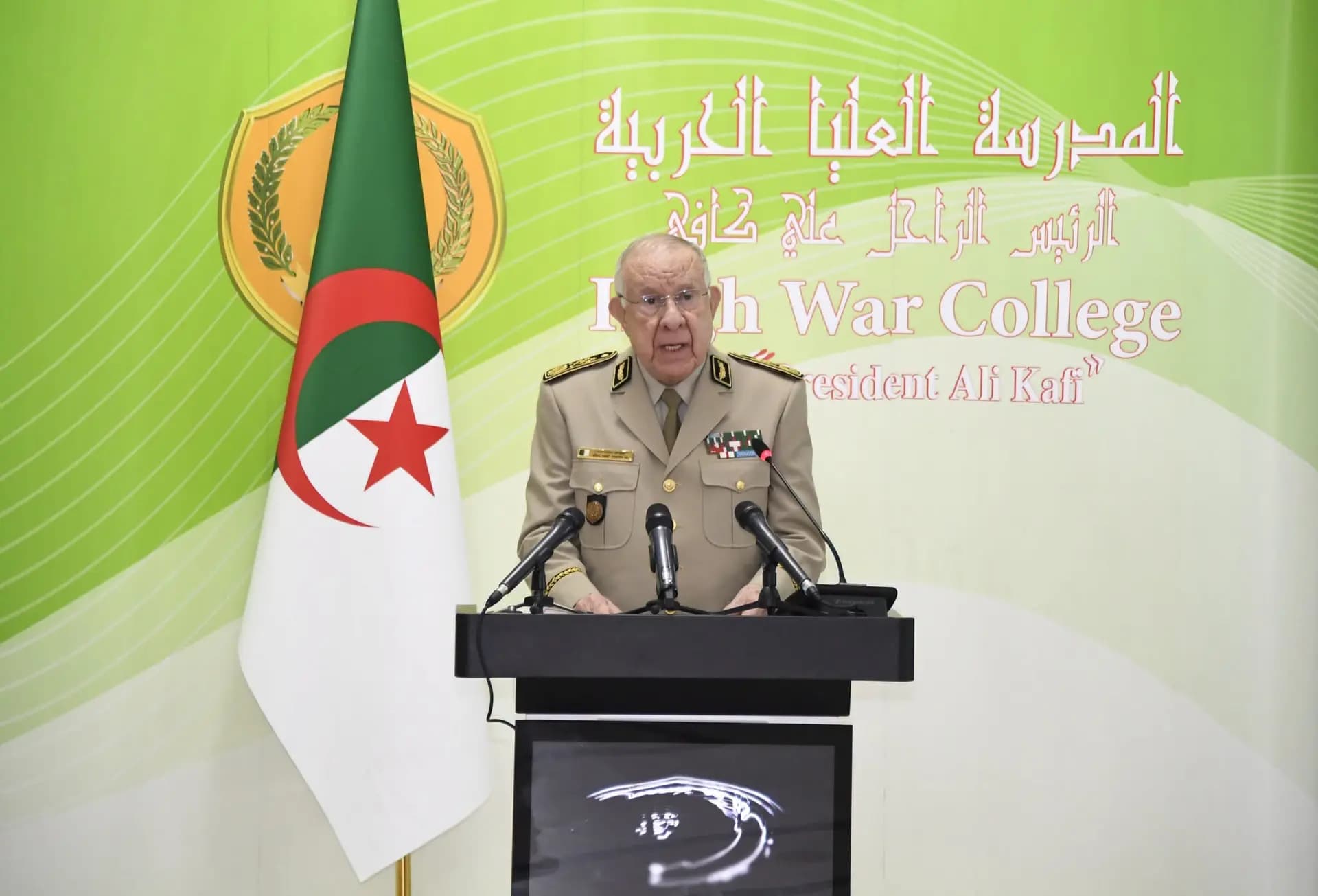 Saïd Chanegriha chairs graduation ceremony for classes at War Higher College