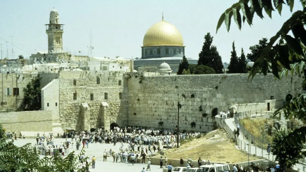 Al-Quds Governorate warns of Zionist plans targeting Al-Aqsa Mosque