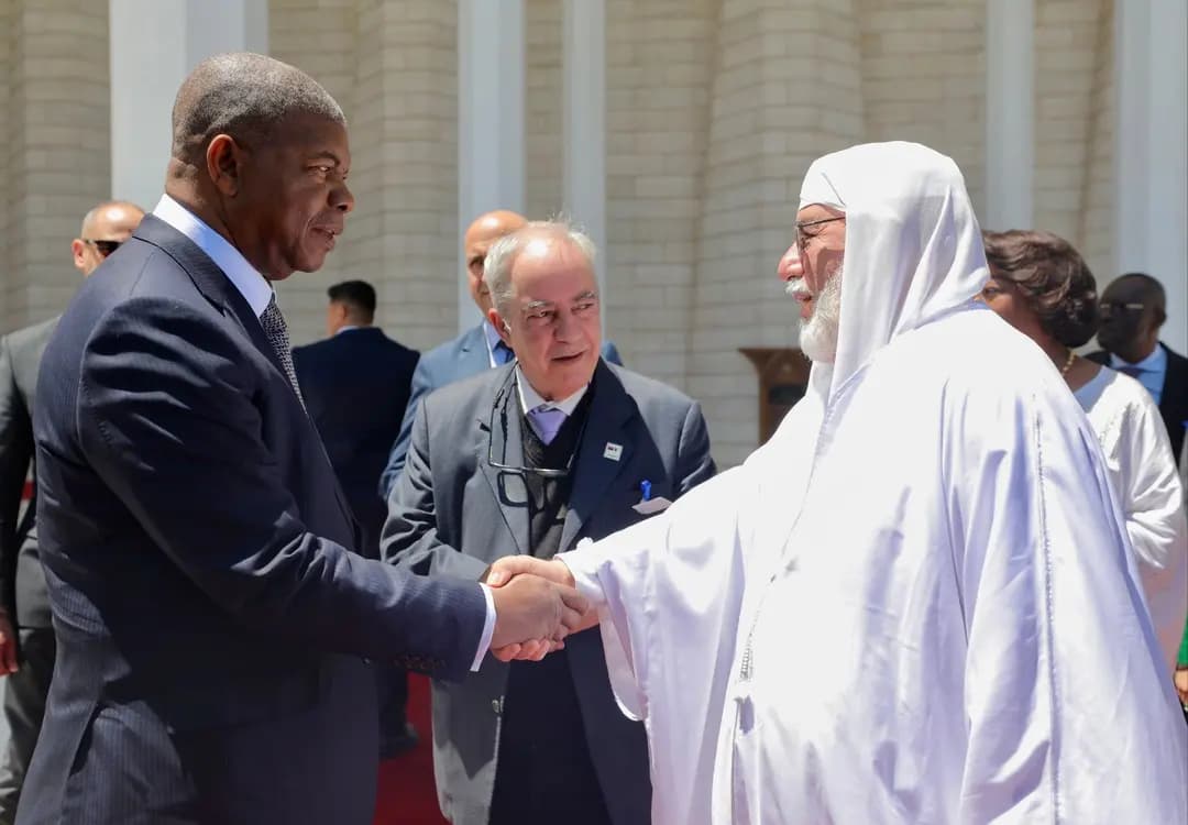 President of Angola visits Djamaa El-Djazair