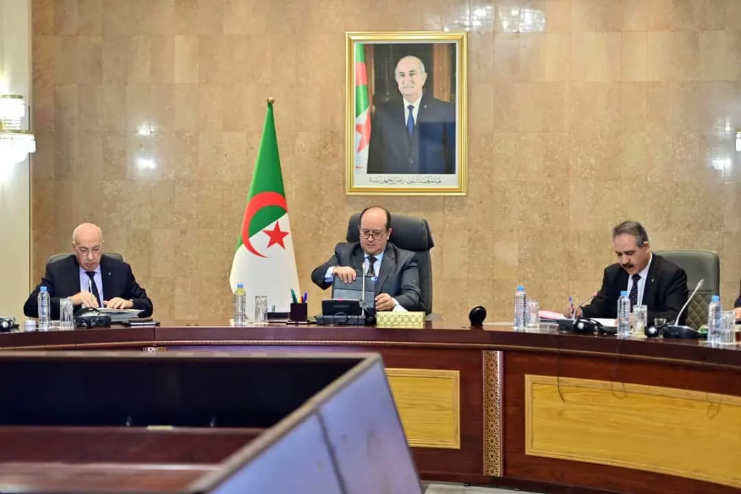 Government meeting discusses bills, presentations on several sectors