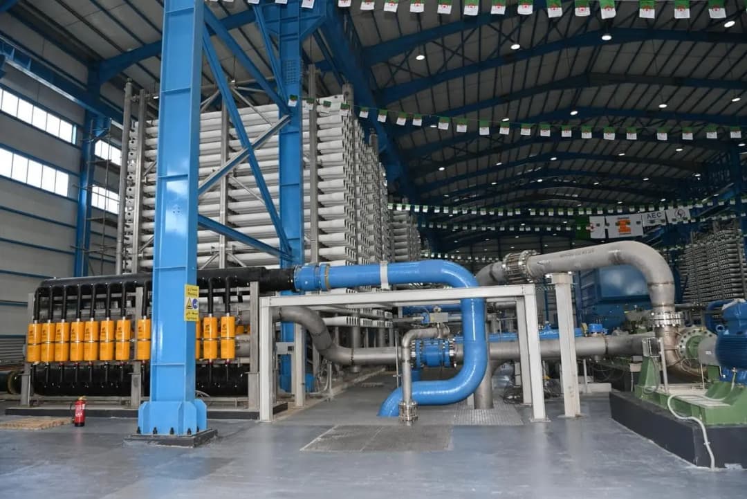 President Tebboune orders desalinated water from new plants to reach 250 km from coast