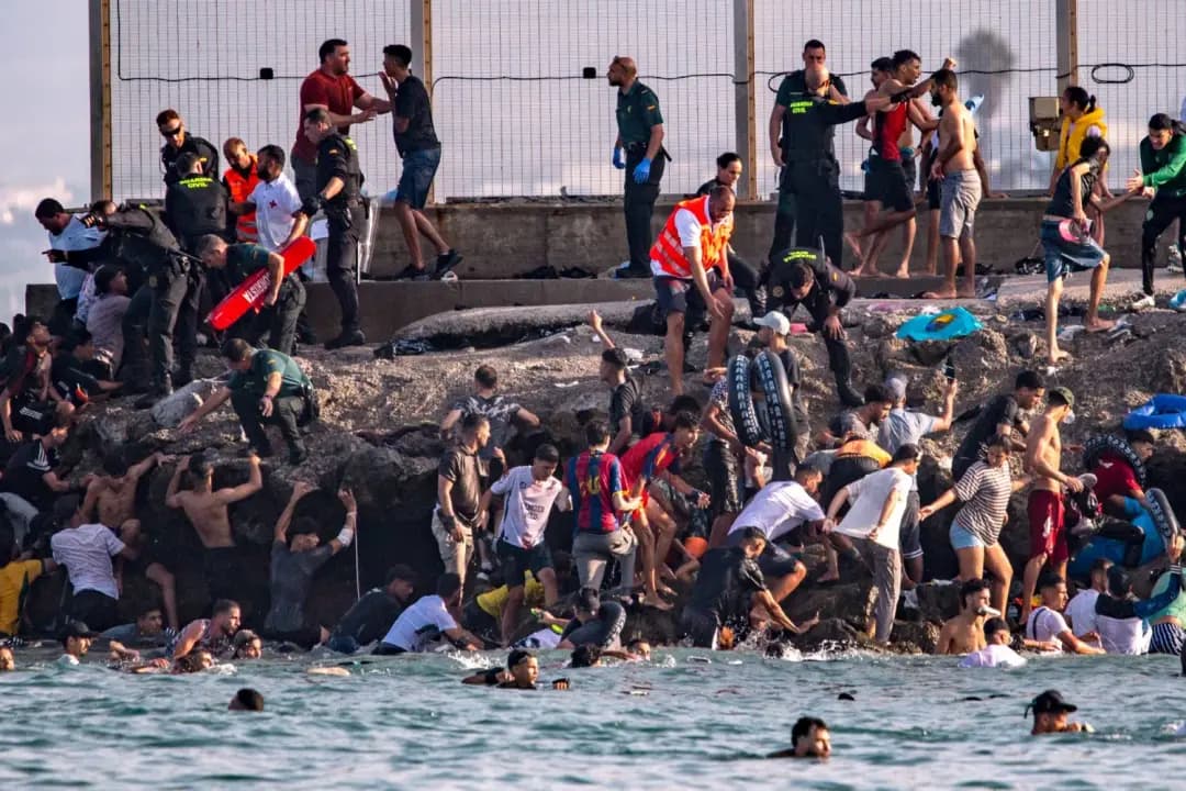 Spain: Nearly 49,000 undocumented migrants reportedly entered Ceuta from Morocco in 24 hours