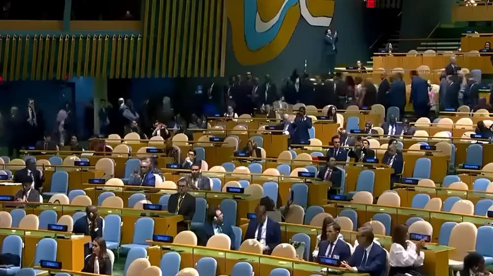 Algeria, several nations walk out of UN General Assembly over Zionist official's speech while UAE and Morocco stay