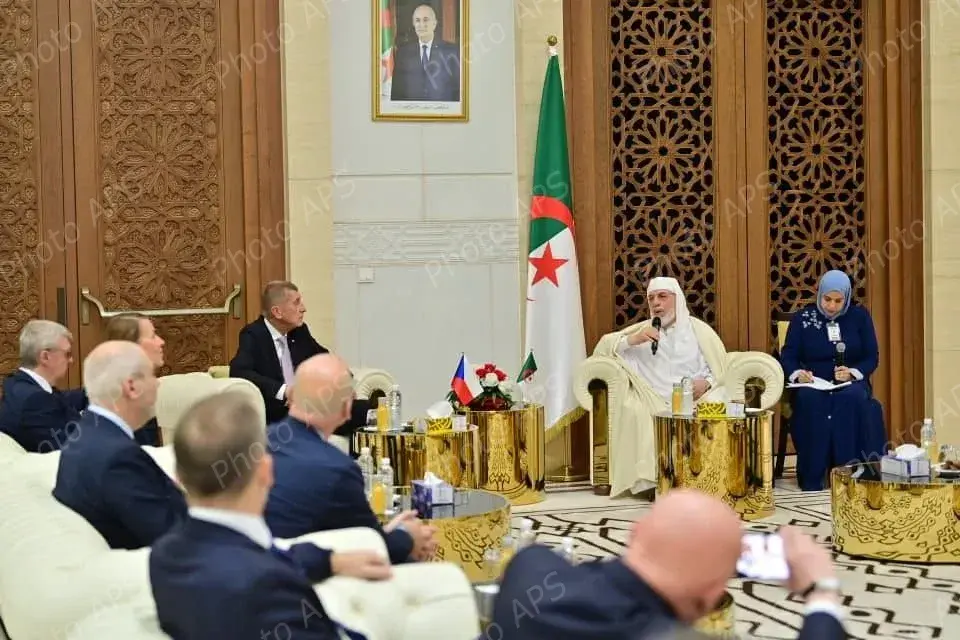 Czech PM visits Djamaâ El-Djazaïr