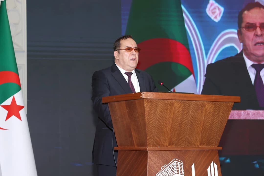 Meziane destaca el interés especial del presidente de la República por la lengua árabe
