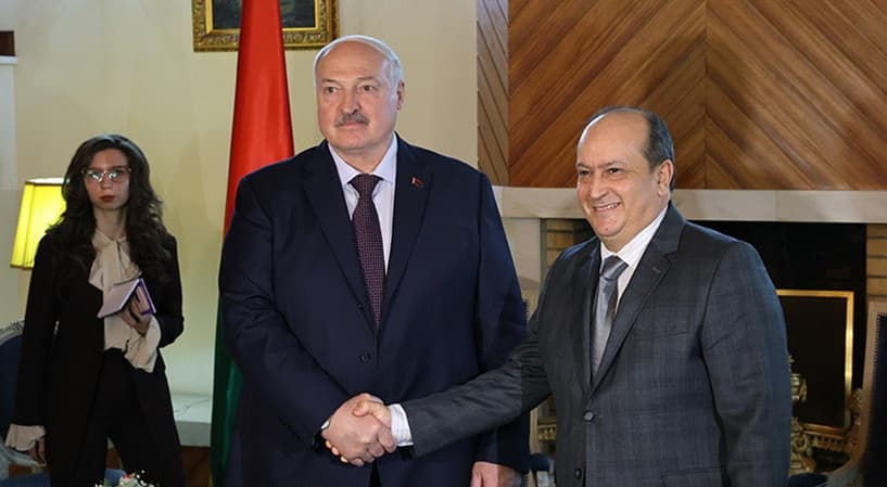 Primer ministro realiza una visita de cortesía al presidente bielorruso 