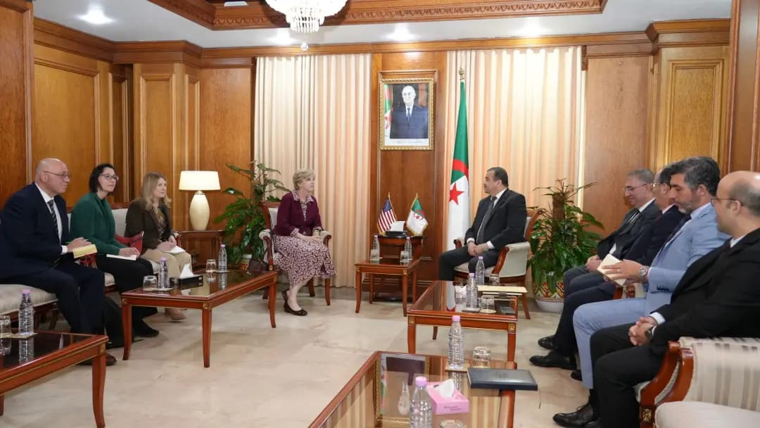 Arkab analiza con la embajadora de Estados Unidos las vías para ampliar la cooperación bilateral