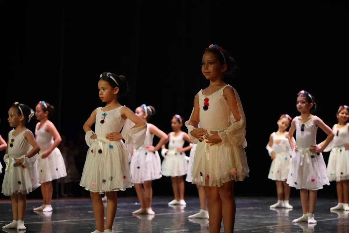 Espectáculo de danza "Éclat d'âme" se presenta en Argel