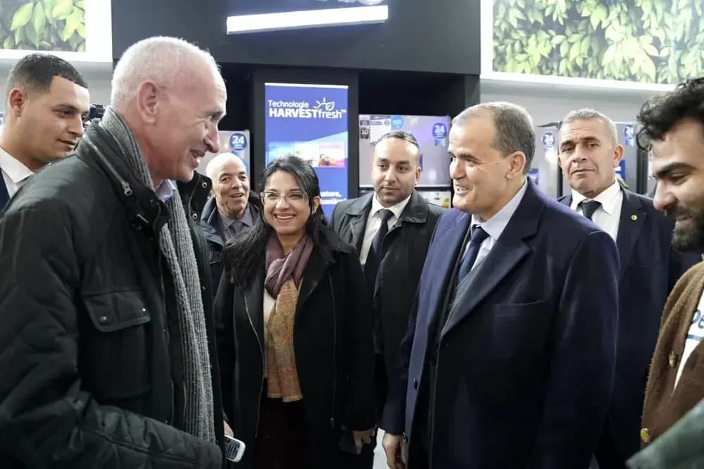 Ministros de Comercio Interior y Exterior visitan los estands de las empresas participantes