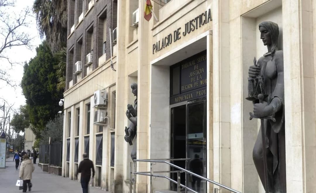 Un tribunal español embarga cuentas bancarias de la Consulado marroquí de Murcia