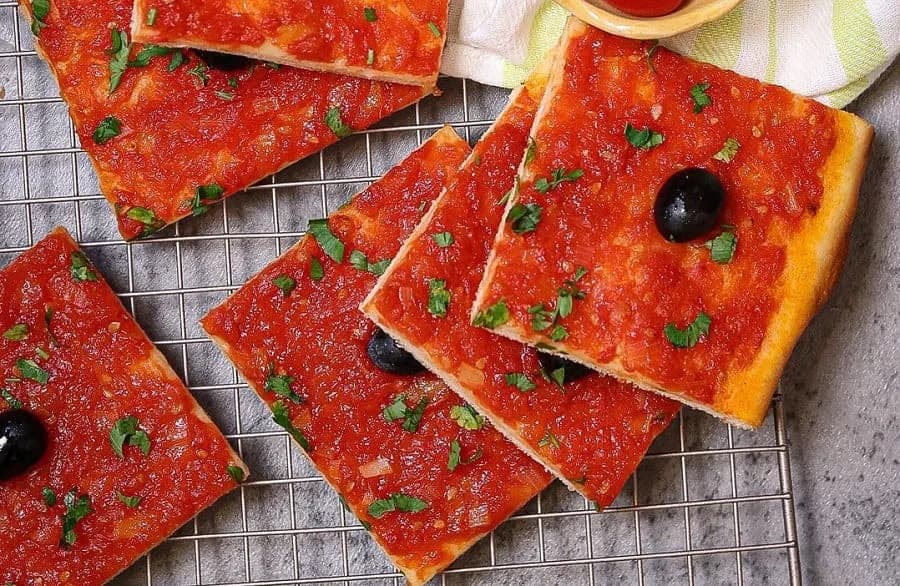 La pizza carrée, una variante argelina de la clásica pizza