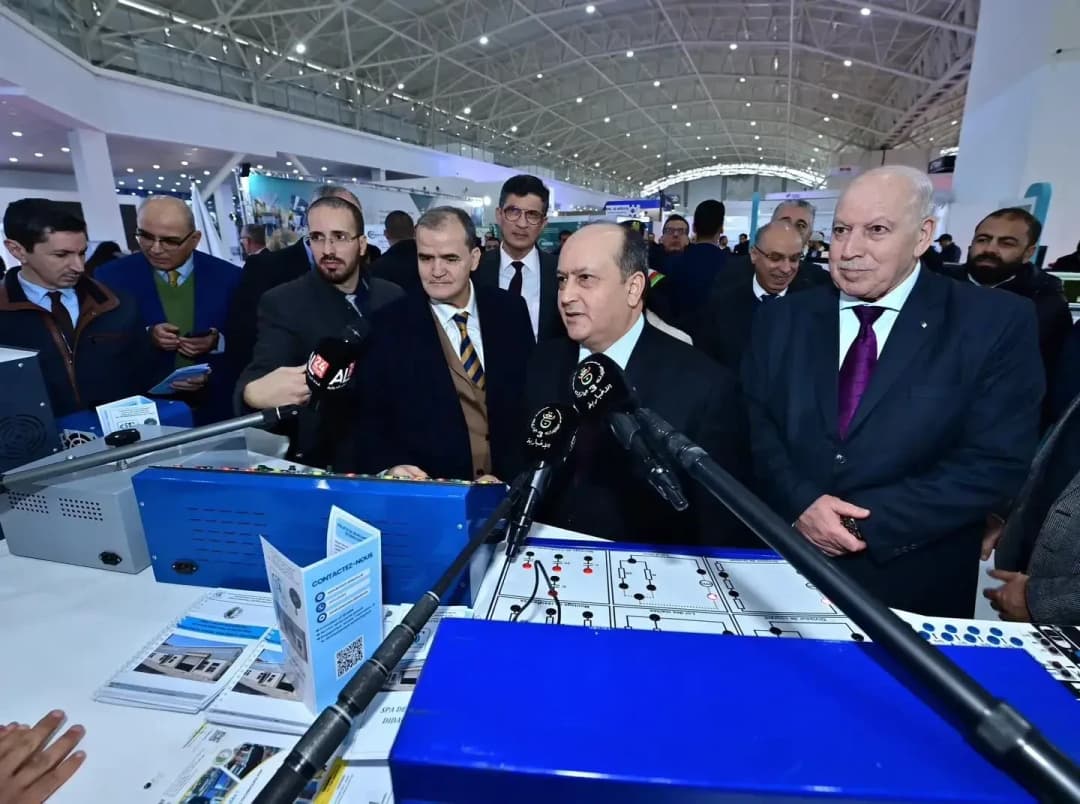 Primer ministro visita la Feria de la Producción Argelina