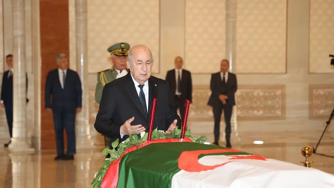 Presidente de la República rinde un último homenaje a los restos mortales de Boualem Boualem