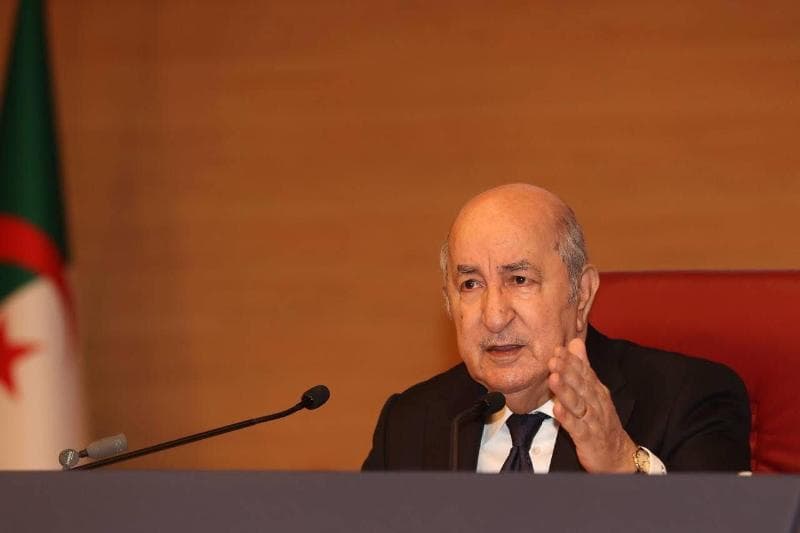Conferencia FfD4: el presidente Tebboune subrayó que la imposición de marcos normativos inflexibles a los países beneficiarios obstaculiza la ejecución de proyectos prioritarios y limita la eficacia de la cooperación internacional.