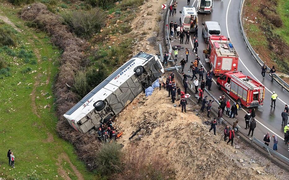 Dos accidentes de tráfico en el sur de Turquía dejan 16 muertos y 30 heridos
