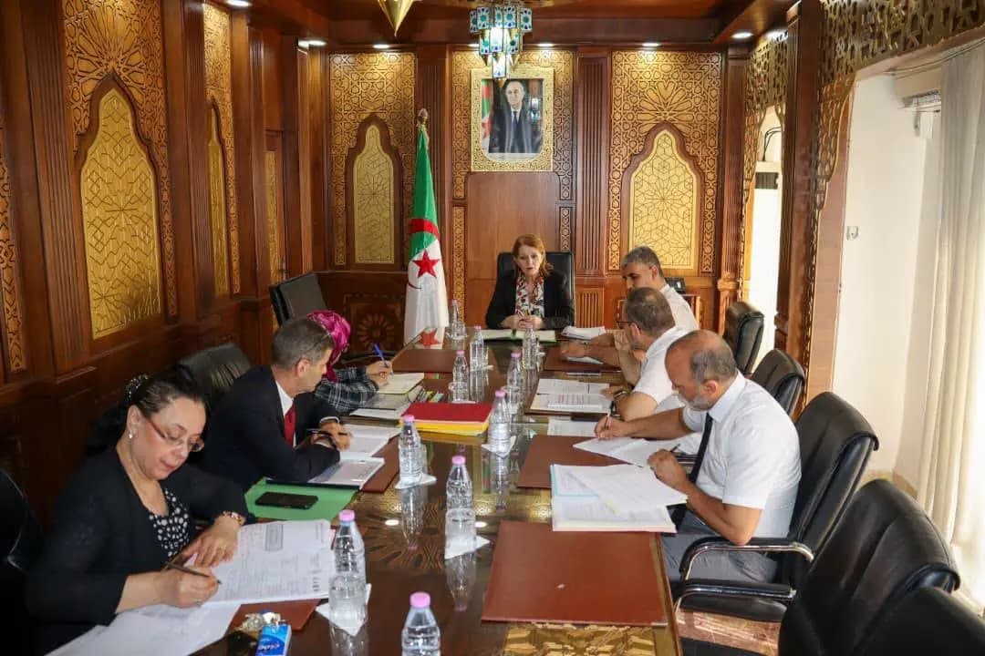 Meddahi preside una reunión de coordinación sobre la situación del suelo turístico destinado a la inversión