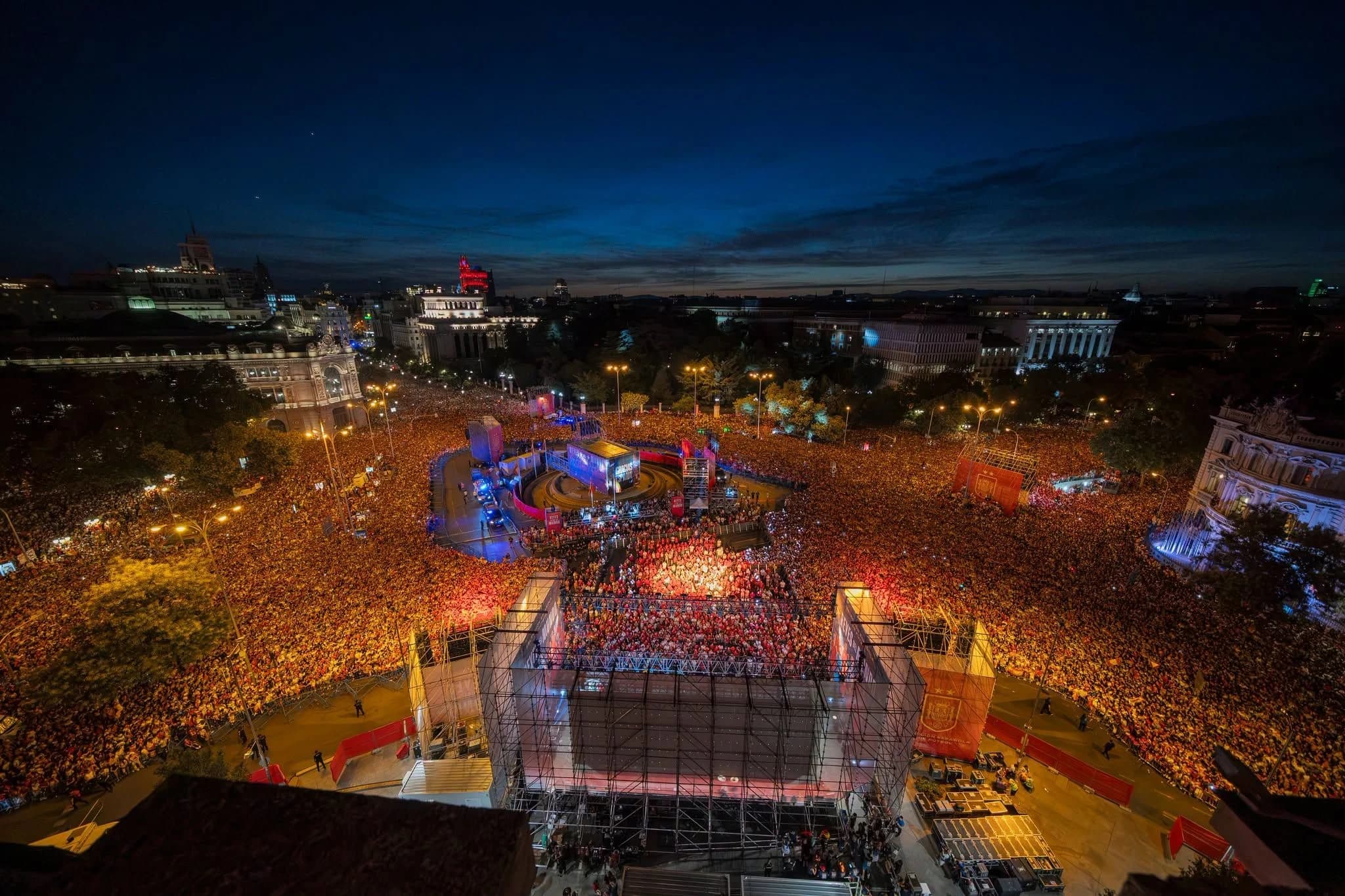 Madrid se echa a las calles para celebrar el segundo Mundial de la Roja