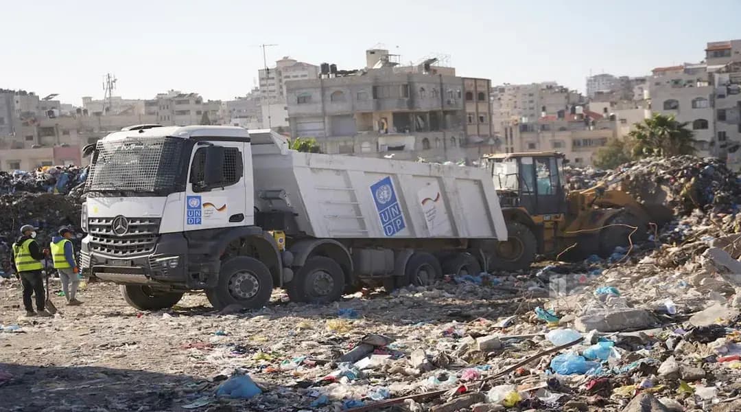 ONU inicia la retirada de 370.000 toneladas de residuos en el centro de Gaza