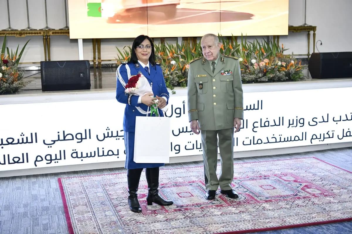 Ceremonia de celebración del Día Internacional de la Mujer en la MDN