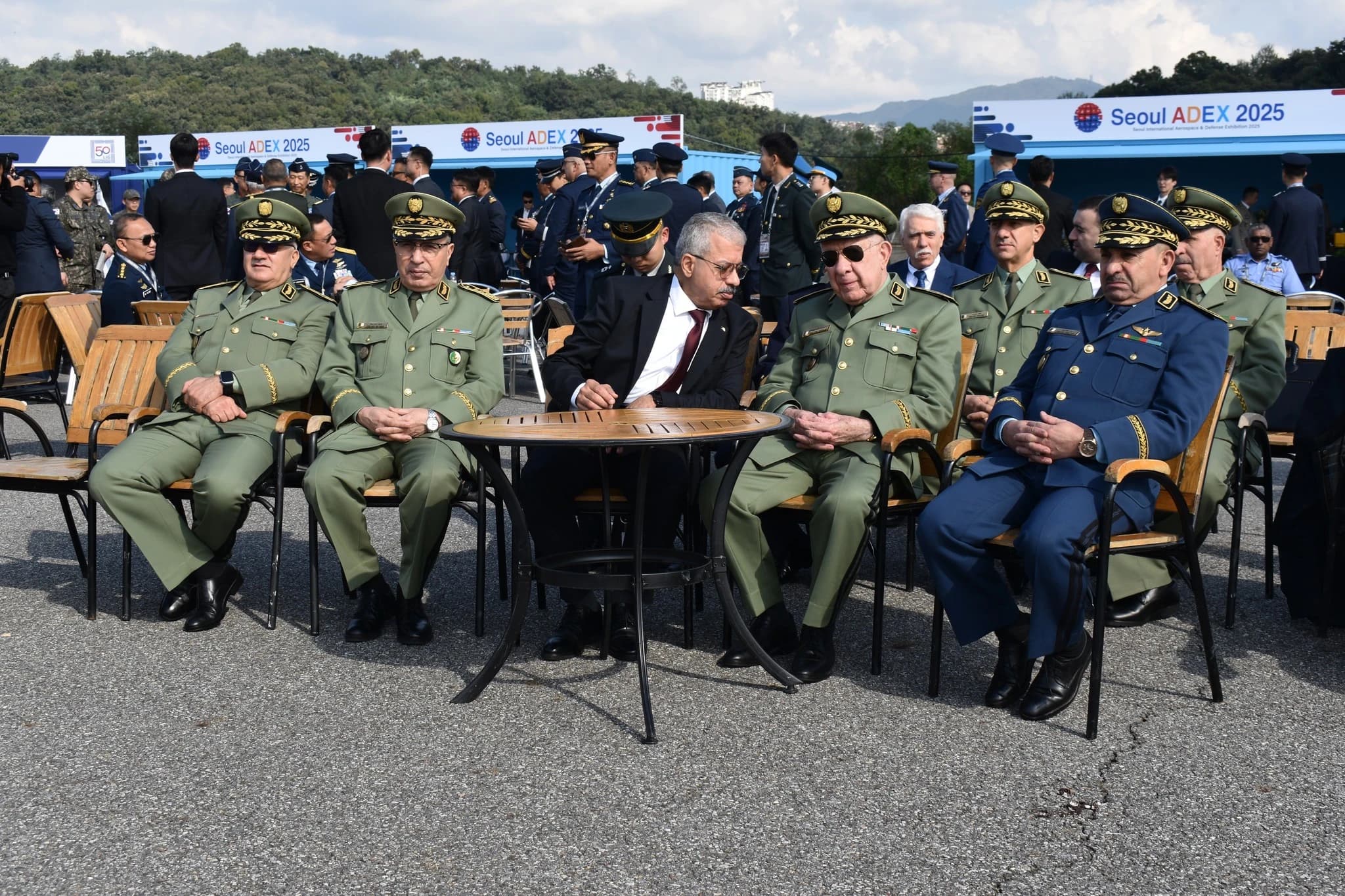 El general de Ejército Chanegriha en Corea