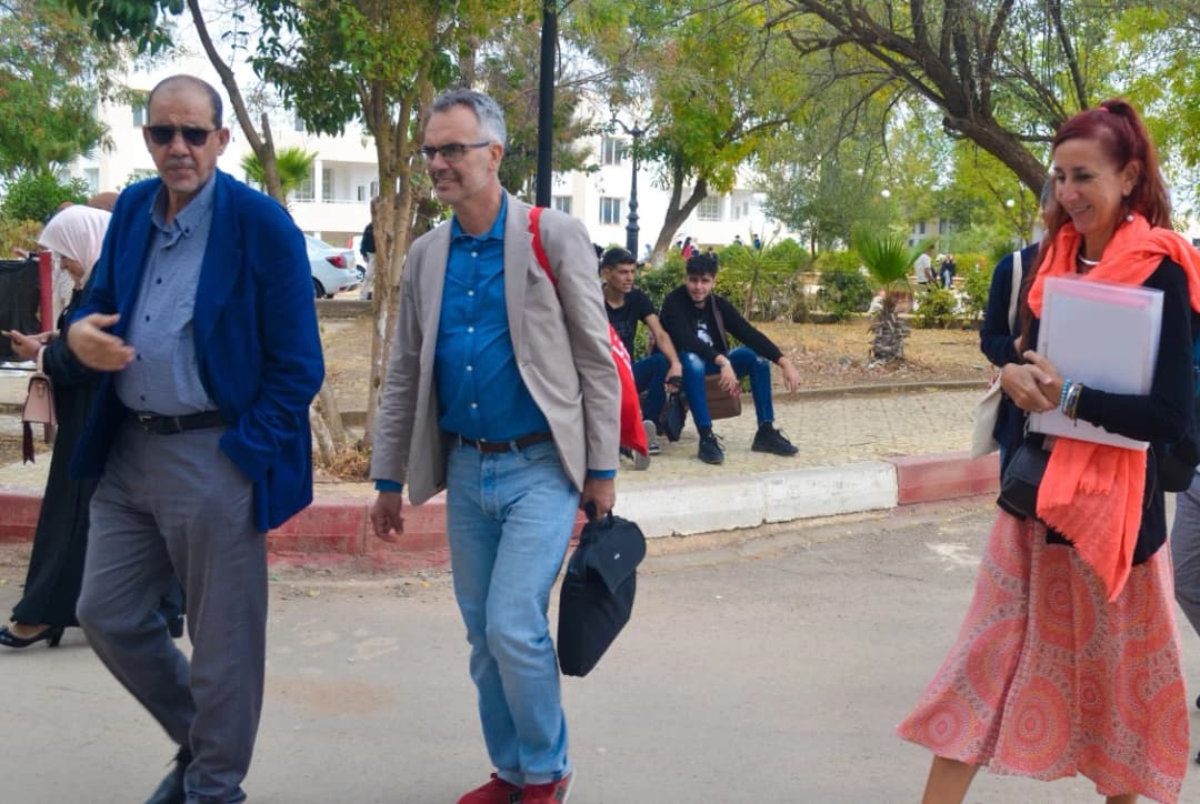 El director del Instituto Cervantes de Orán, Juan Manuel Cid Muñoz, visitó el jueves la Facultad de letras y lenguas de la Universidad Ibn Jaldún de Tiaret, en el marco del refuerzo de la cooperación académica.