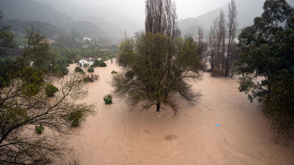 Tormenta Leonardo: las inundaciones causan un muerto en Portugal