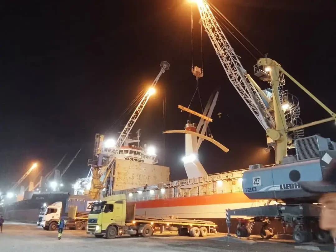 Cargadas más de 15.000 toneladas de barras de acero con destino a Lituania