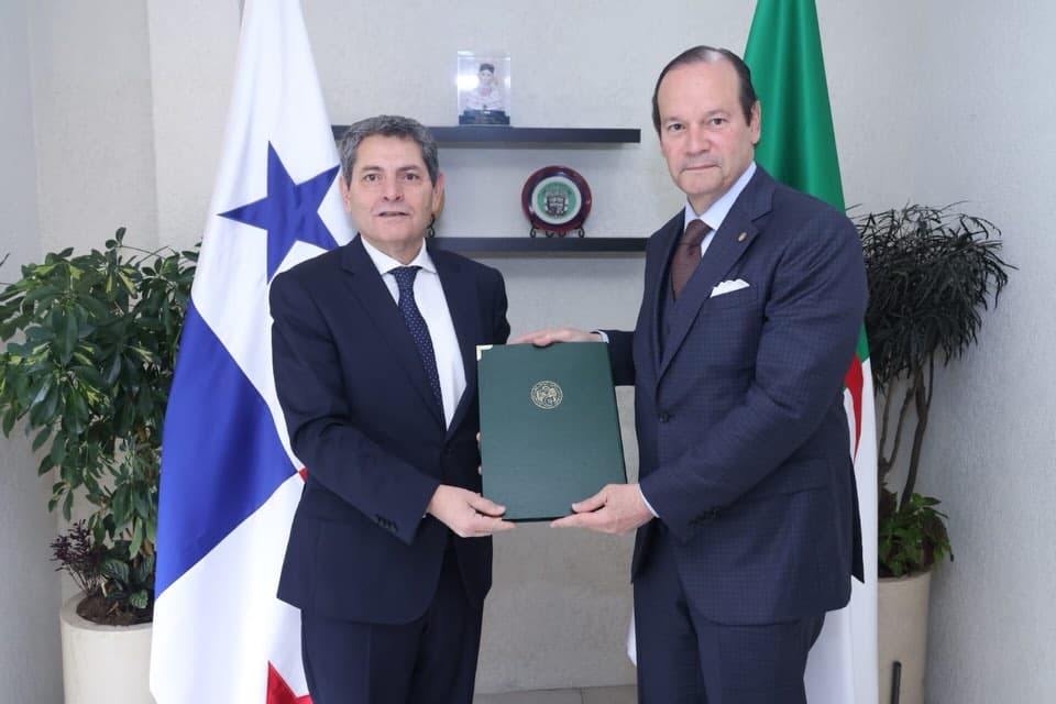 Embajador de Argelia presenta sus cartas credenciales en Panamá