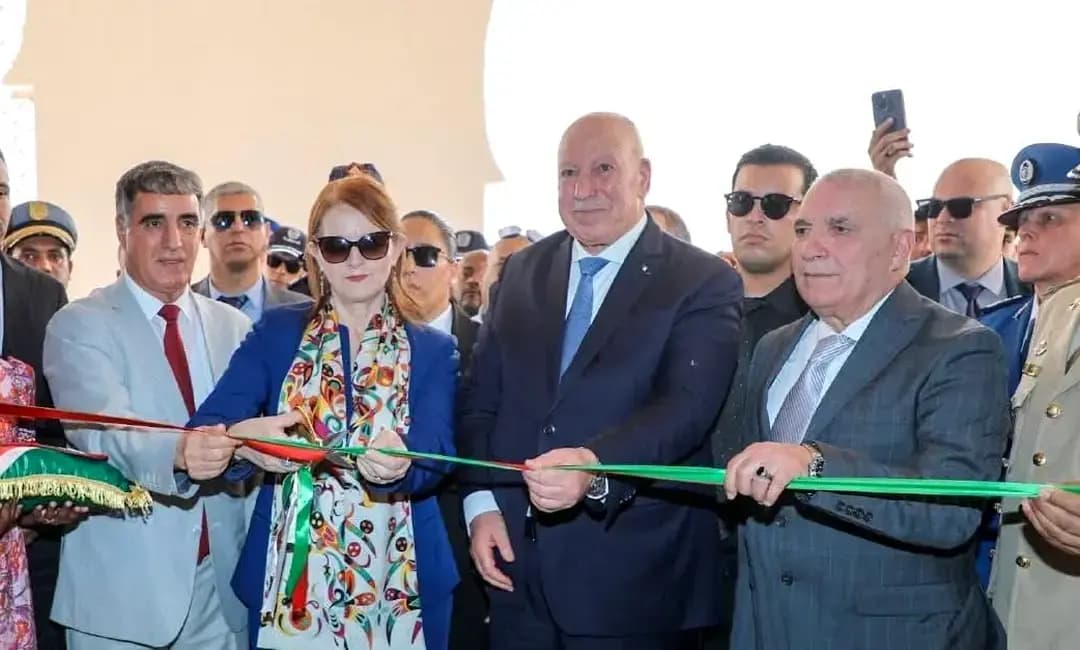 Ministra de Turismo inaugura en Adrar el complejo turístico “Foggara”