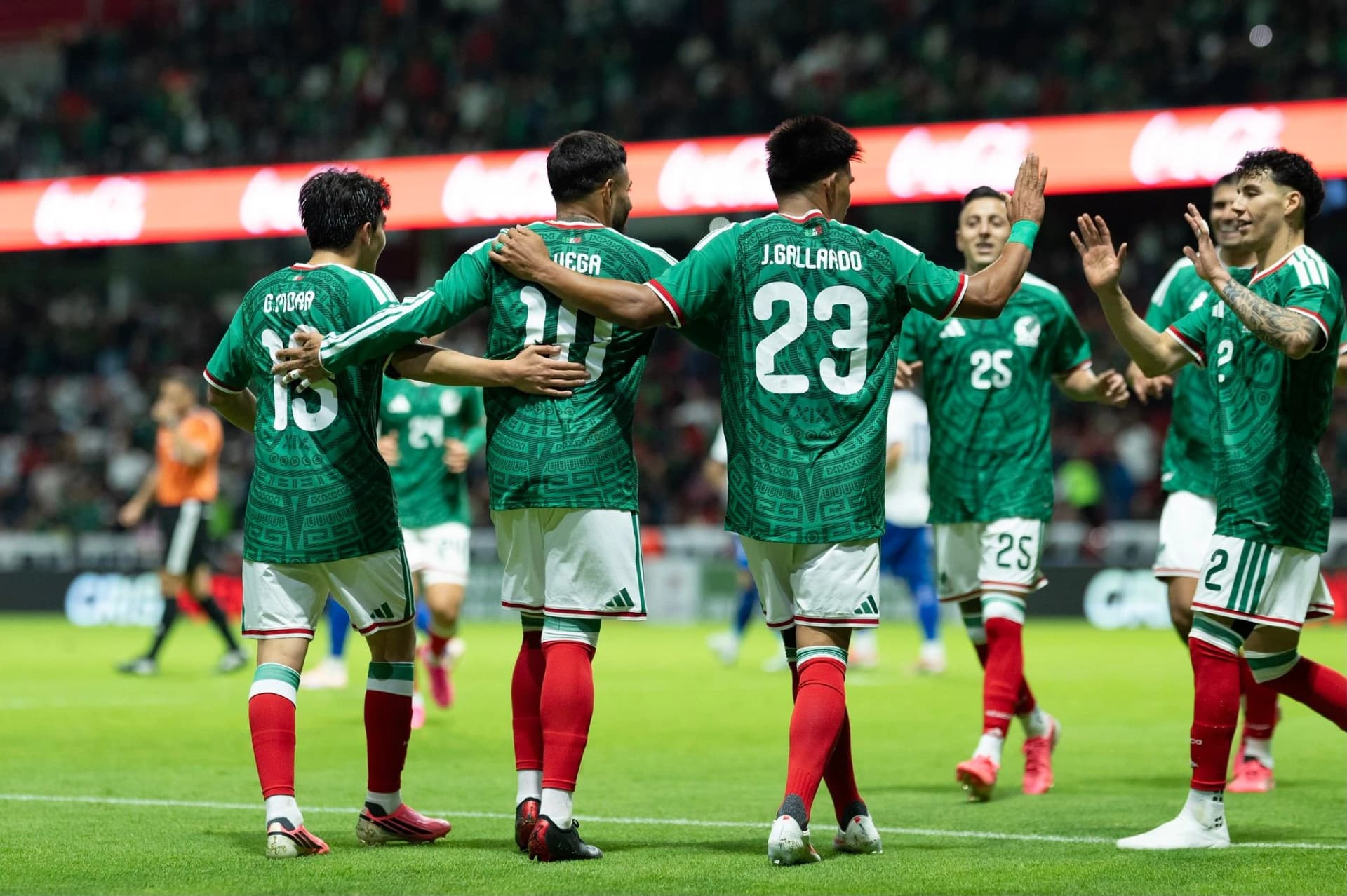 México firma una contundente victoria ante Serbia (5-1)