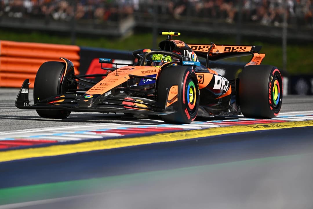 El neerlandés Max Verstappen, cuatro veces campeón mundial vigente, abandonó en la primera vuelta del Gran Premio de Austria de Fórmula 1, tras un choque con el italiano Andrea Kimi Antonelli.