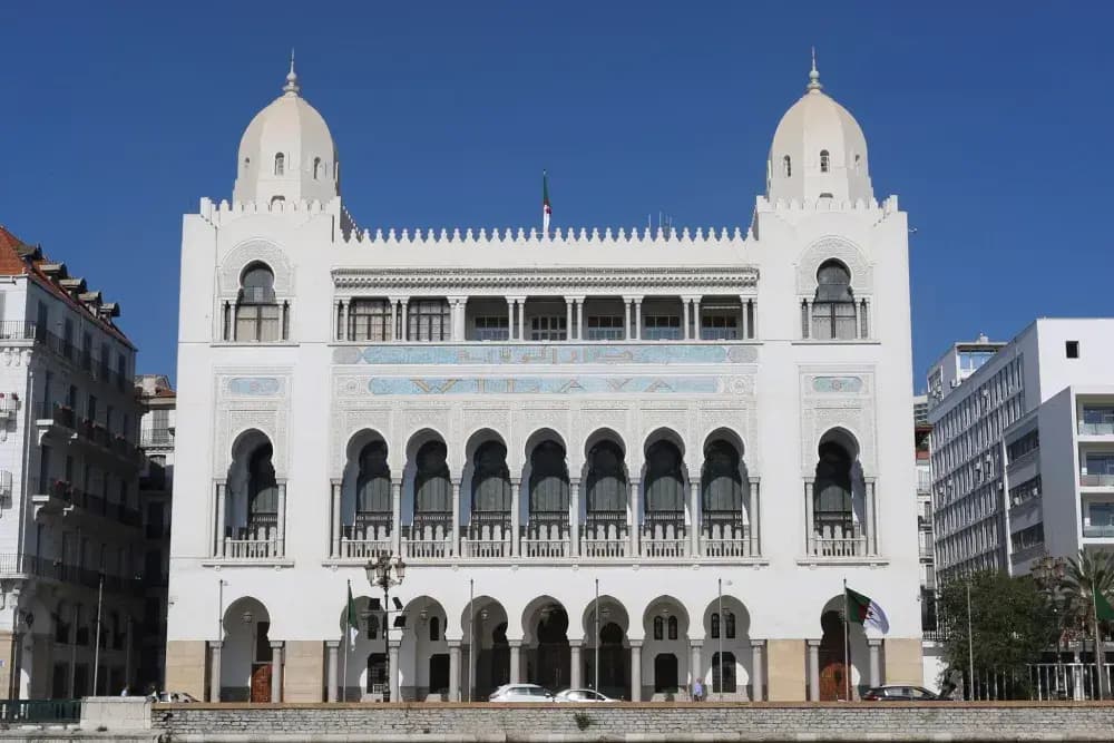 Argel cierra parques y espacios forestales por fuertes vientos