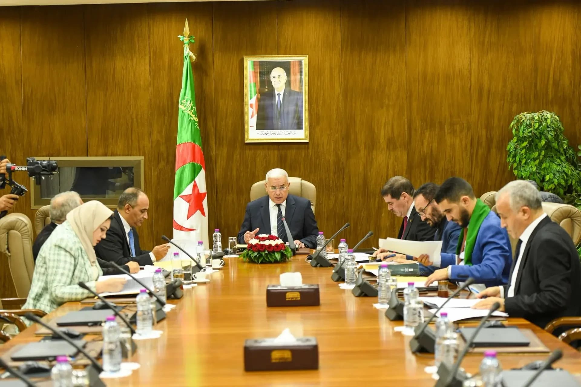 Boughali supervisa el proyecto de ley sobre criminalización del colonialismo