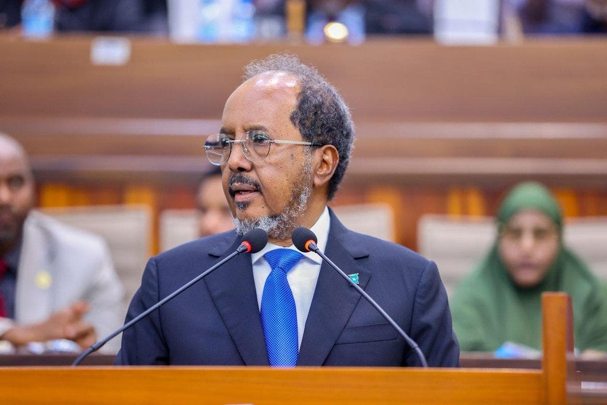 Presidente de Somalia destaca que defender la unidad del país requiere unir las fuerzas del pueblo somalí