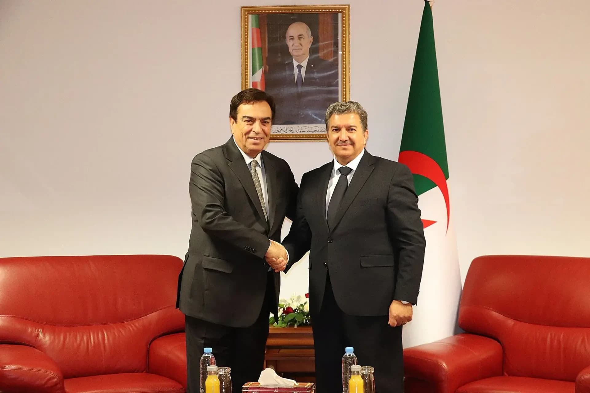 Ministro de Comunicación recibe al periodista libanés George Kordahi