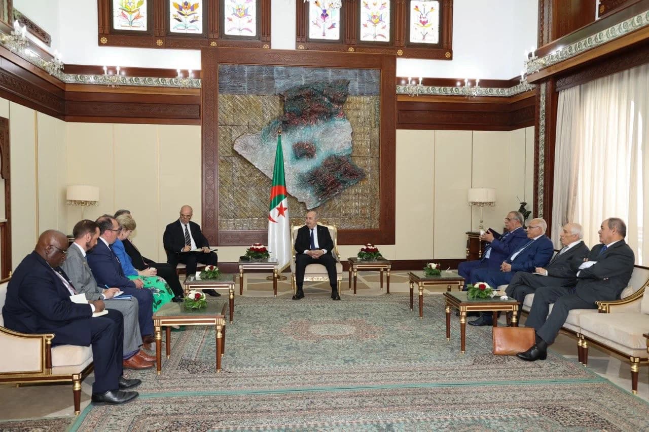 El presidente Abdelmadjid Tebboune recibe al alto consejero del presidente estadounidense para África, asuntos árabes y Medio Oriente