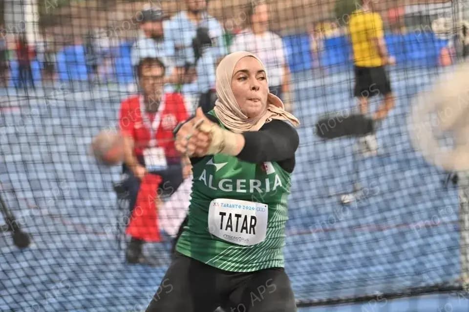 Zahra Tatar conquista el bronce en lanzamiento de martillo en Tarento-2026