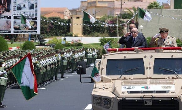 Presidente Tebboune preside la ceremonia de graduación en la Academia Militar de Cherchell.