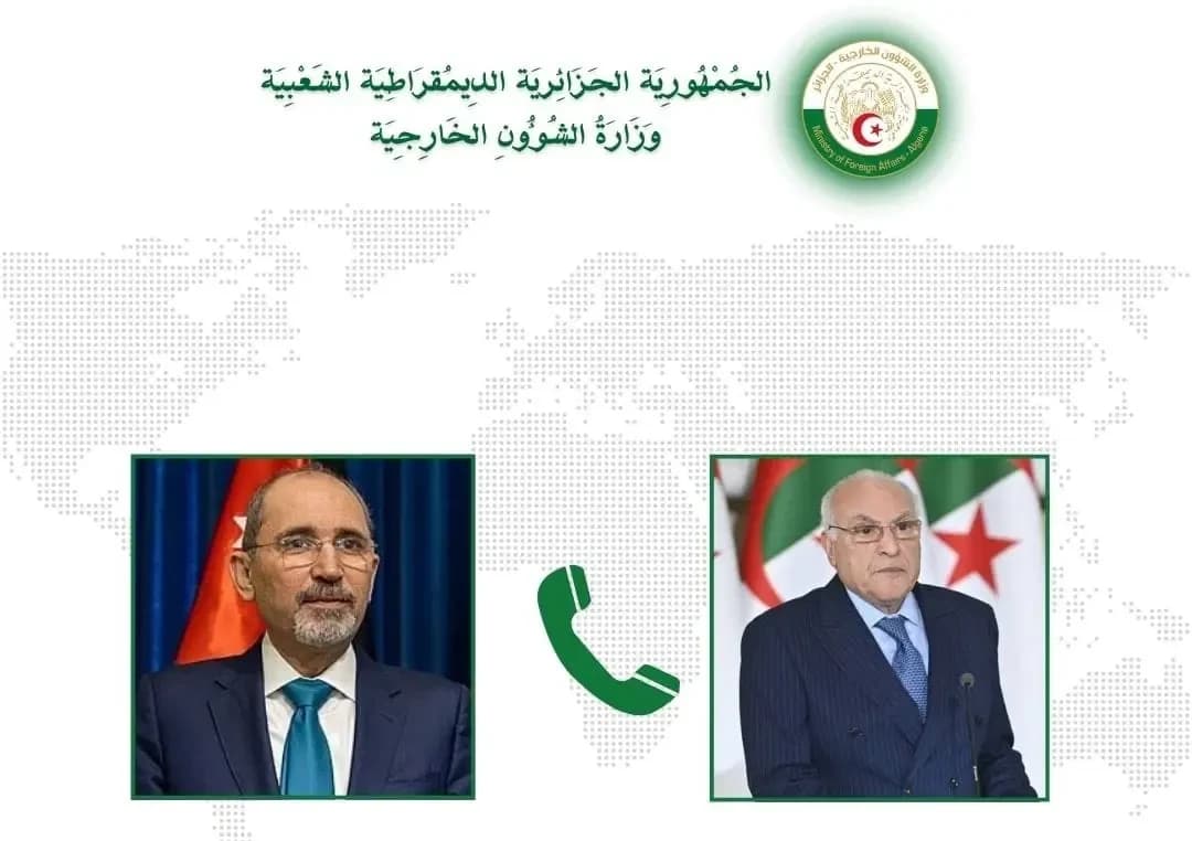 Attaf mantiene una llamada telefónica con su homólogo jordano