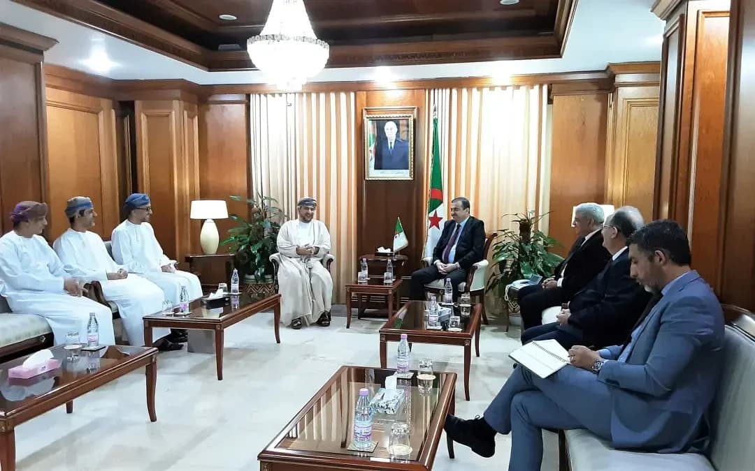 Arkab recibe al embajador de Omán y a una delegación de Abraj Energy Services