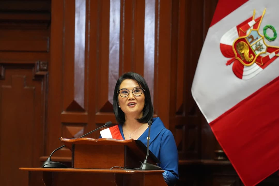Keiko Fujimori jura como primera presidenta en la historia del Perú