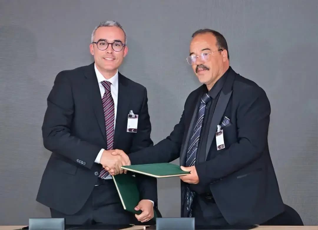 Primer ministro preside en Batna la firma de acuerdos de cooperación para reforzar el partenariado industrial