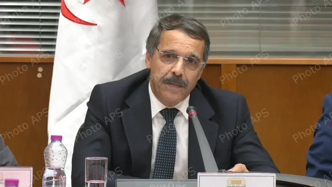 Ministro de Finanzas Bouzred presenta el PLF 2026 ante la comisión especializada