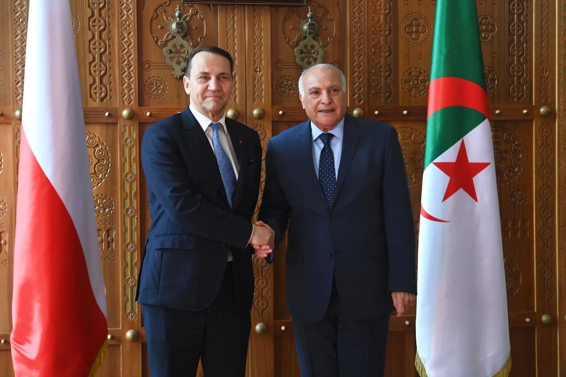 Ministro de Asuntos Exteriores recibe a su homólogo polaco