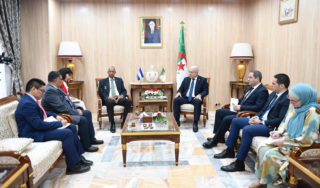 Brahim Boughali recibió, el jueves en Argel, a una delegación de la República de Nicaragua, al margen de la participación de esta última en el Coloquio internacional sobre "Los crímenes coloniales en la historia de la humanidad".