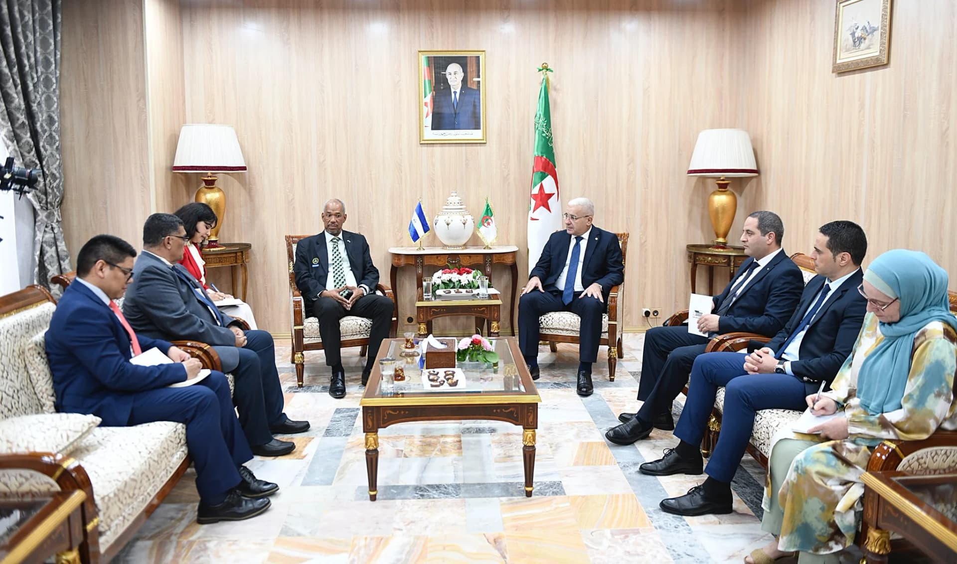 Brahim Boughali recibió, el jueves en Argel, a una delegación de la República de Nicaragua, al margen de la participación de esta última en el Coloquio internacional sobre "Los crímenes coloniales en la historia de la humanidad".