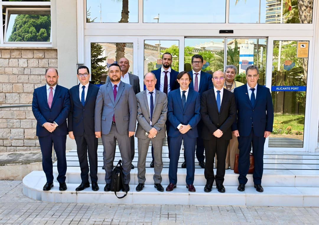 Secretario de Estado ante el MAE visita el puerto de Alicante