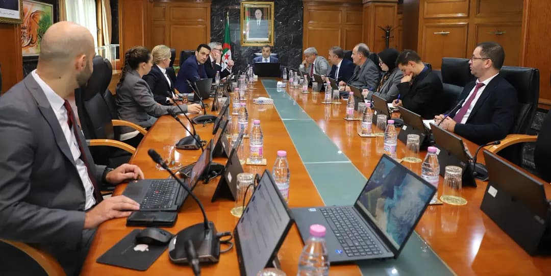 Arkab examina las perspectivas de cooperación e inversión entre Sonatrach y la empresa noruega Scatec
